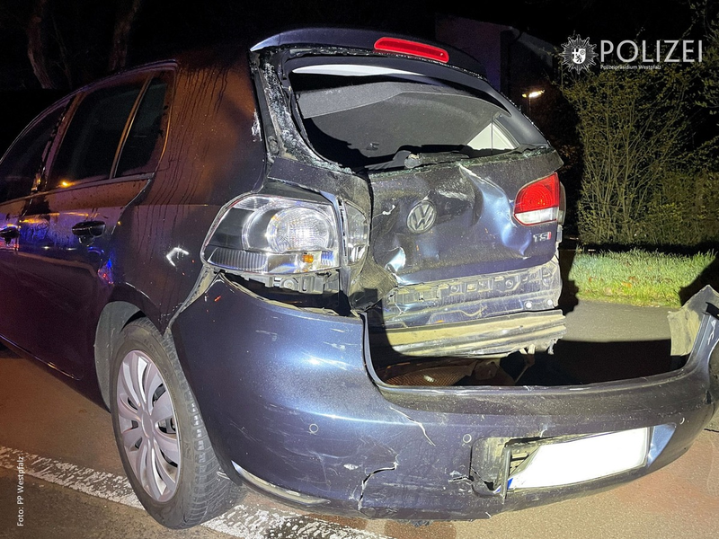 POL-PPWP: Griff nach Flasche führt zu Unfall - Foto: presseportal.de