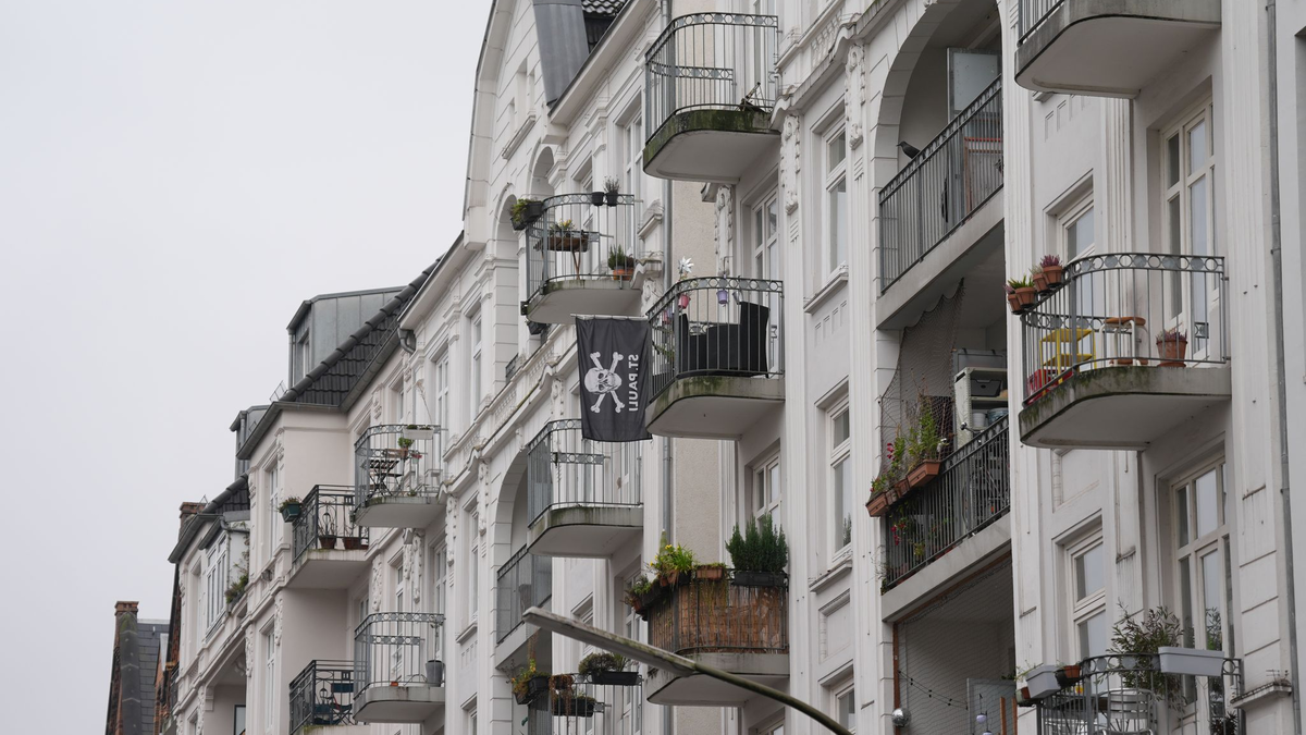 In Hamburg haben Wohnungskäufer vergangenes Jahr durchschnittlich weniger Geld als 2023 gezahlt. (Illustration) - Foto: Marcus Brandt/dpa