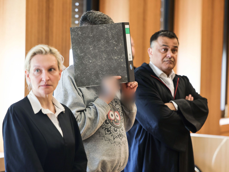 Der Angeklagte habe sich zum Herrn über Leben und Tod aufgeschwungen, sagte der Staatsanwalt. - Foto: Oliver Berg/dpa