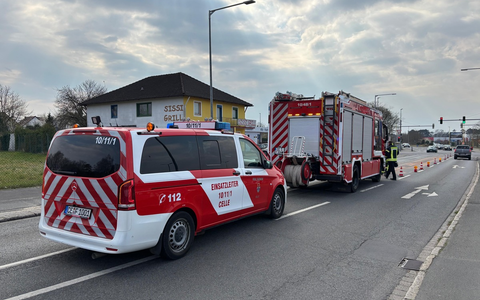 FW Celle: Technischer Defekt an Feuerwehrfahrzeug verursacht Feuerwehreinsatz - Foto: presseportal.de FW Celle: Technischer Defekt an Feuerwehrfahrzeug verursacht Feuerwehreinsatz - Foto: presseportal.de