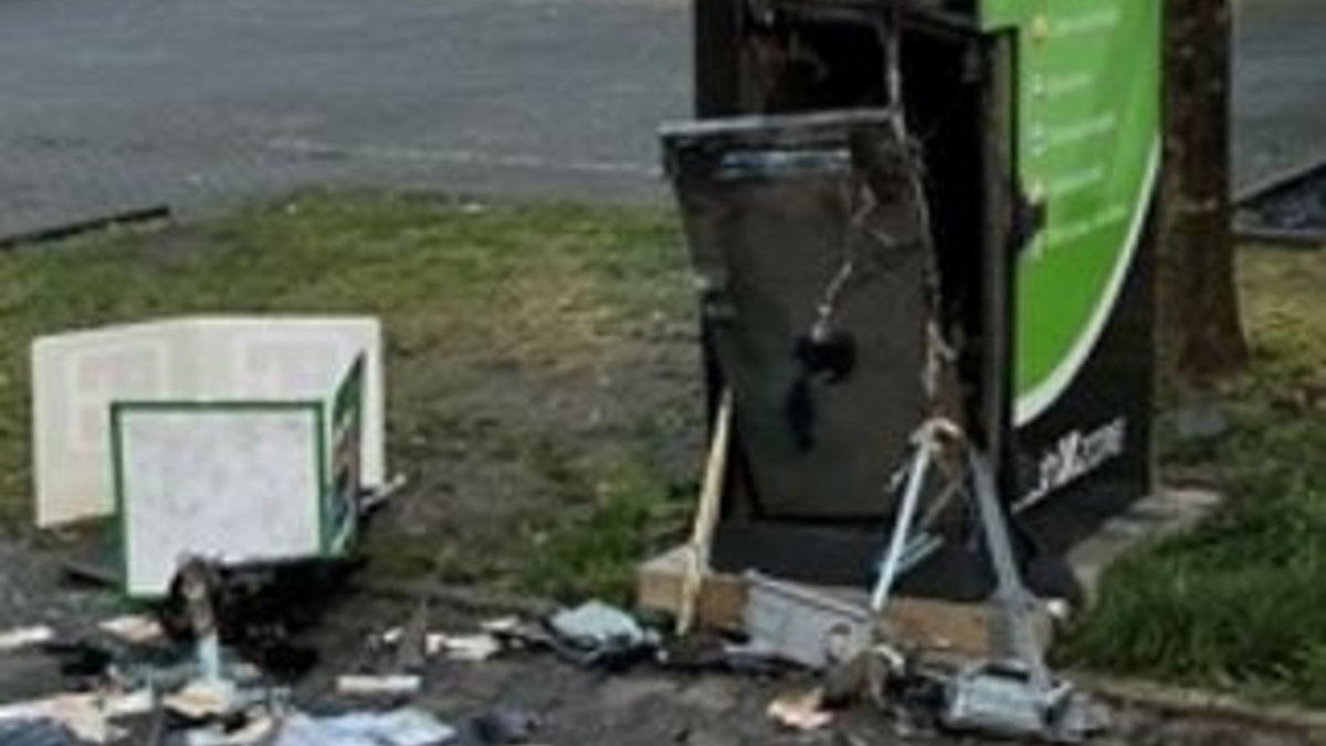 LKA-HE: 250324 - Frankfurt Nieder-Eschbach - Geldeinfärbesystem bei Geldautomatensprengung ausgelöst - Zeugen gesucht - Foto: presseportal.de