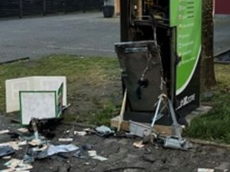 LKA-HE: 250324 - Frankfurt Nieder-Eschbach - Geldeinfärbesystem bei Geldautomatensprengung ausgelöst - Zeugen gesucht - Foto: presseportal.de