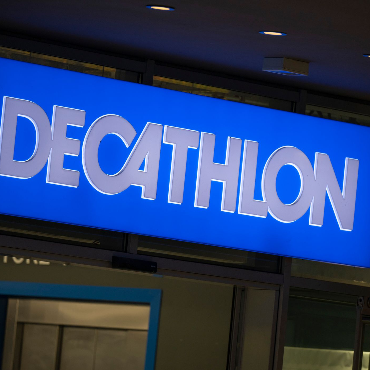 Decathlon soll bis Ende des Jahres in mehrere Galeria-Filialen einziehen. (Symbolbild) - Foto: Monika Skolimowska/dpa