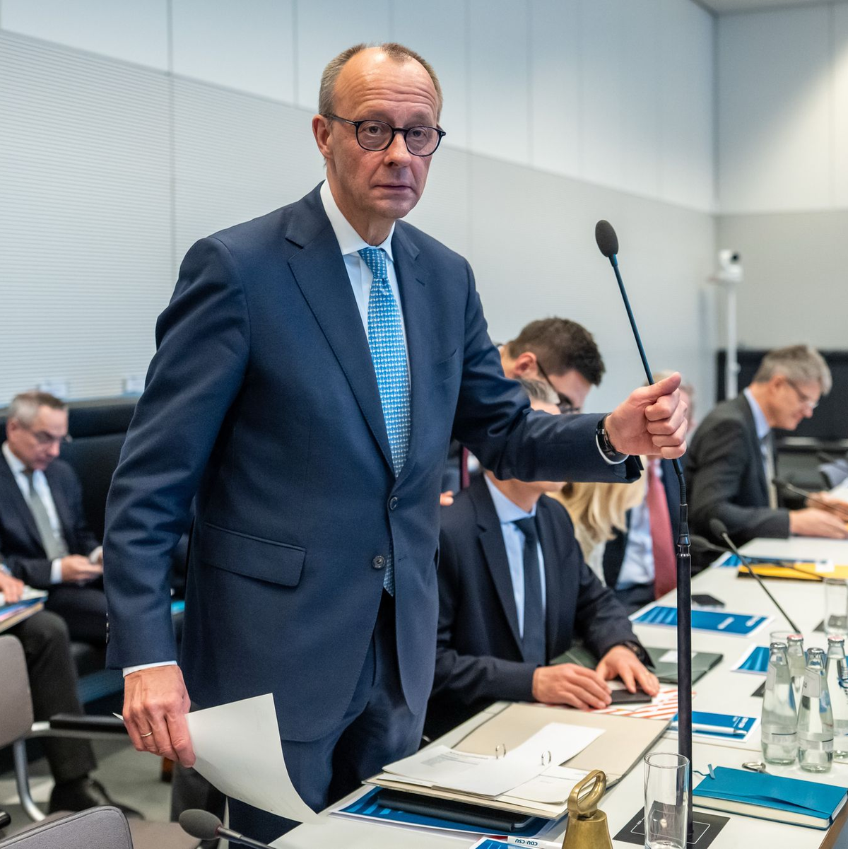 CDU-Chef Merz sieht das Vertrauen zwischen Union und SPD wachsen. - Foto: Michael Kappeler/dpa