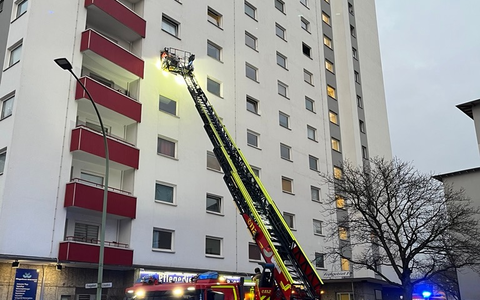 FW Bremerhaven: Brand in einem Hochhaus in Bremerhaven - Foto: presseportal.de