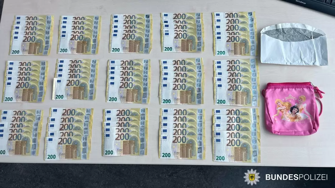 Bundespolizeidirektion München: 15.000 Euro im ICE gefunden / Eigentümerin meldete sich bei Bundespolizei - Bild: presseportal.de