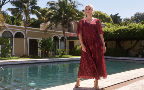 sheego präsentiert die schönsten Curvy-Looks für besondere Anlässe - Foto: presseportal.de