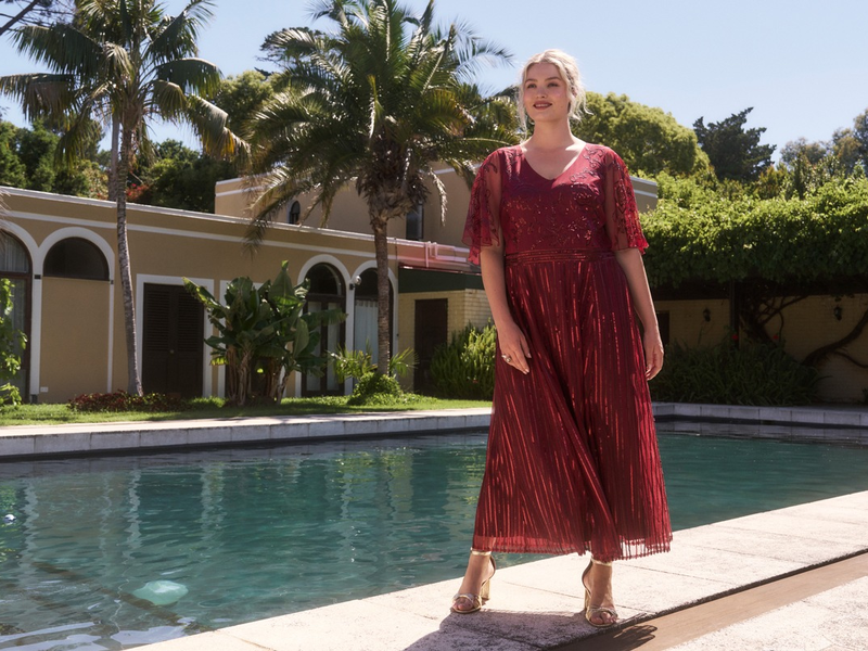 sheego präsentiert die schönsten Curvy-Looks für besondere Anlässe - Foto: presseportal.de