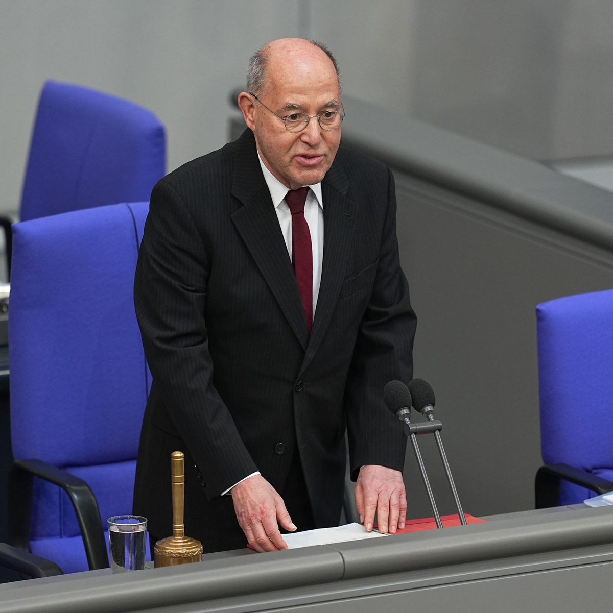 Gysi sprach rund 40 Minuten. - Foto: Michael Kappeler/dpa