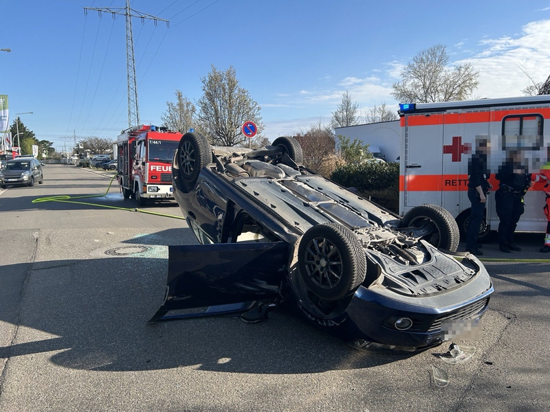 POL-PDNW: Fahrzeug bei Aufprall überschlagen - Foto: presseportal.de