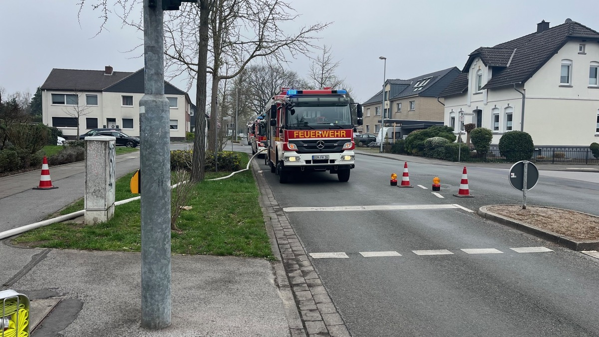 FW Dinslaken: Gasgeruch und ausgelöste Brandmeldeanlage in der Dinslakener Innenstadt. - Foto: presseportal.de