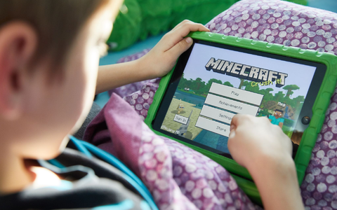 Minecraft ist vor allem bei jungen Menschen sehr beliebt. (Archivbild) - Foto: Georg Wendt/dpa