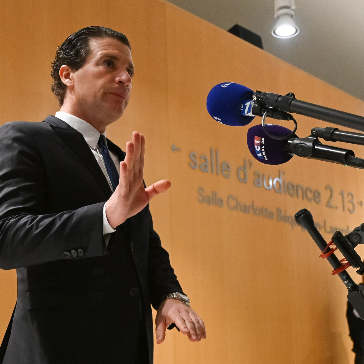 Assous ist überzeugt: Die Anschuldigungen sind erlogen. - Foto: Julien Mattia/Le Pictorium via ZUMA Press/dpa