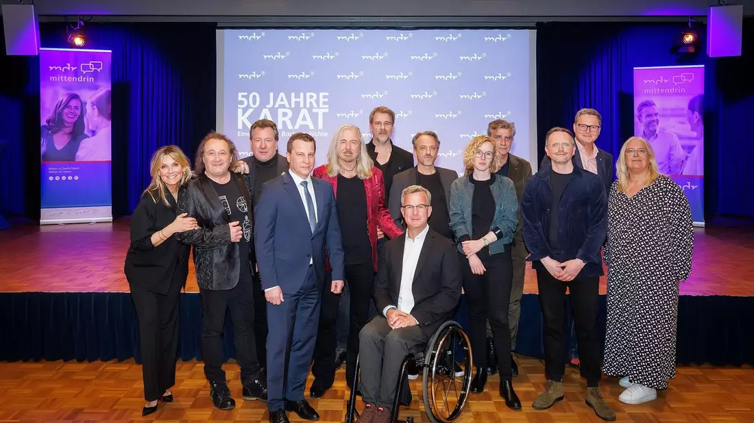 HochKARATig: 200 Fans bei exklusiver MDR-Preview mit Band in Leipzig / „50 Jahre KARAT – eine Rockgeschichte“ - Bild: presseportal.de