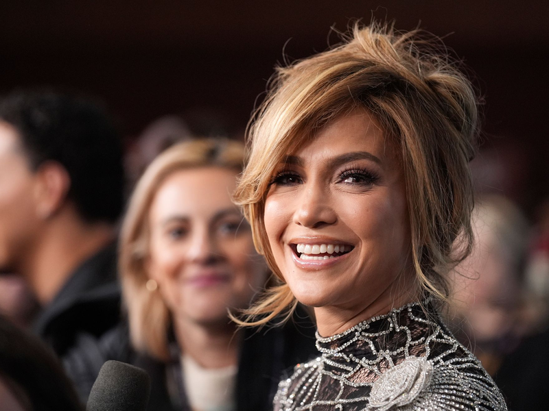 Jennifer Lopez tritt in dem Filmmusical mit vielen Songs auf. (Archivbild)  - Foto: Chris Pizzello/Invision via AP/dpa