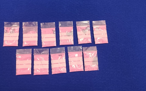 HZA-N: Tusi im Koffer: Nürnberger Flughafenzoll verhindert Drogenschmuggel - Foto: Zoll, presseportal.de