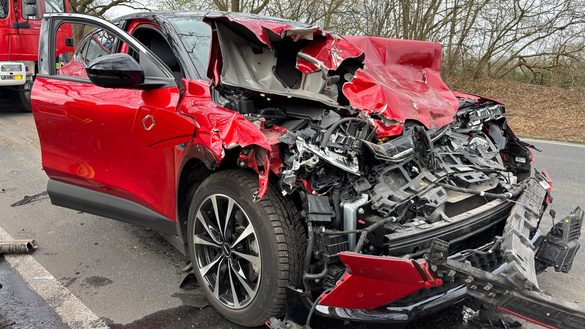 POL-ROW: ++ 74-jähriger Motorradfahrer nach Unfall auf der A 1 verstorben ++ Auffahrunfall: Eine Person verletzt ++ Pkw kollidiert mit Baum ++ Wohnmobil überschlägt sich auf A 1: Zwei Personen verletzt ++ - Foto: presseportal.de
