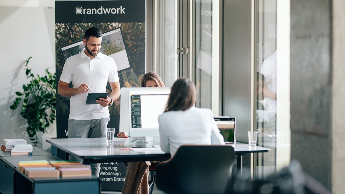 IT- und Marketing-Experte Artur Gilbert von der Brandwork Branding & Marketing GmbH enthüllt: So schaffen es Mittelständler an die Branchenspitze - Foto: presseportal.de