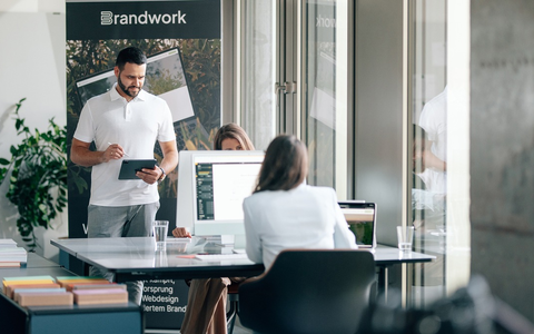 IT- und Marketing-Experte Artur Gilbert von der Brandwork Branding & Marketing GmbH enthüllt: So schaffen es Mittelständler an die Branchenspitze - Foto: presseportal.de