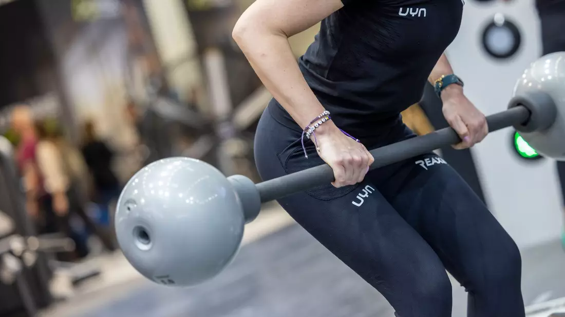 In Deutschlands Fitness-Studios haben so viele Menschen wie noch nie einen Vertrag. (Archivbild) - Bild: Thomas Banneyer/dpa