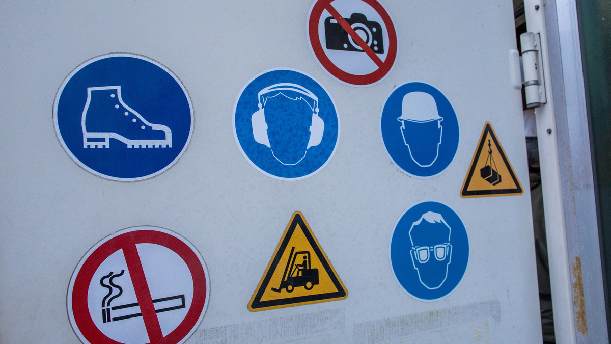 43 Prozent der Erwerbstätigen berichteten in einer Umfrage von einem gereizteren Klima unter Kollegen. (Archivbild) - Foto: Jens Büttner/dpa