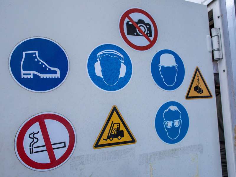 43 Prozent der Erwerbstätigen berichteten in einer Umfrage von einem gereizteren Klima unter Kollegen. (Archivbild) - Foto: Jens Büttner/dpa