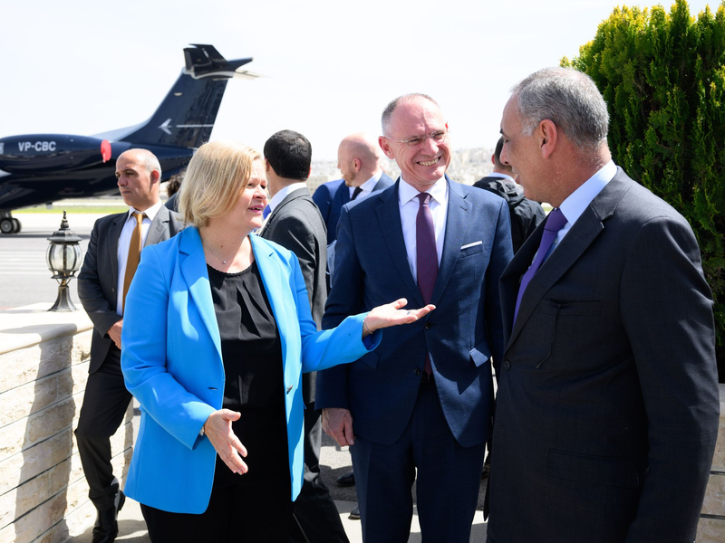 Ende März wollte Nancy Faeser (SPD), geschäftsführende Bundesinnenministerin, mit ihrem österreichischen Amtskollegen, Gerhard Karner, erst nach Jordanien und dann nach Syrien fliegen. Doch die beiden Minister brachen nach Hinweisen auf aktuelle Sicherheitsrisiken für westliche Delegationen in Syrien ihre Reise ab und flogen von Amman zurück nach Europa.  (Archivfoto)   - Foto: Bernd von Jutrczenka/dpa