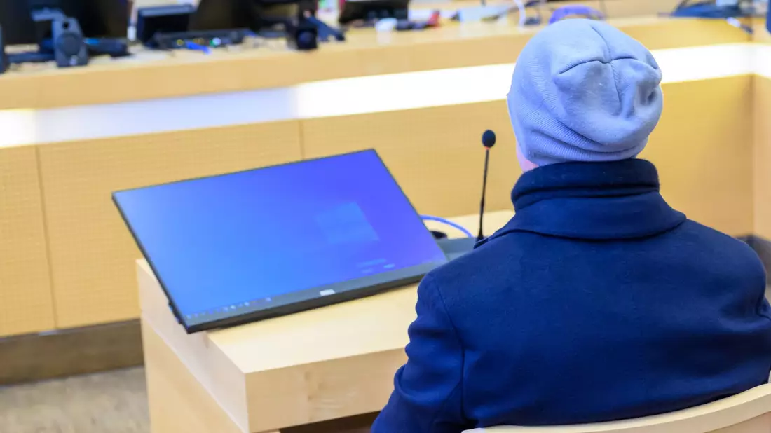 Der Angeklagte sieht sich als unschuldig. - Bild: Fotokerschi.At/Werner Kerschbaum/APA/dpa