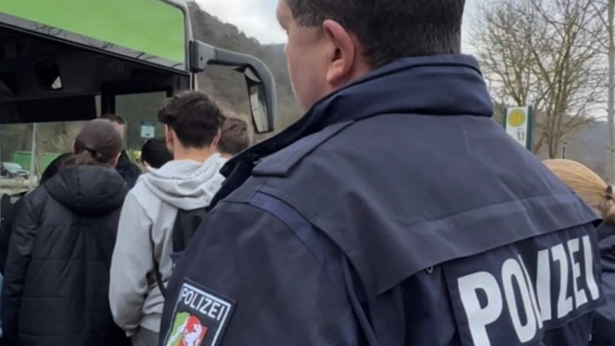 POL-EU: Buspaten wurden von der Polizei ausgebildet - Foto: presseportal.de