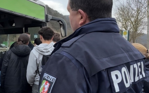 POL-EU: Buspaten wurden von der Polizei ausgebildet - Foto: presseportal.de