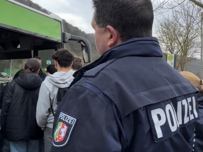 POL-EU: Buspaten wurden von der Polizei ausgebildet - Foto: presseportal.de