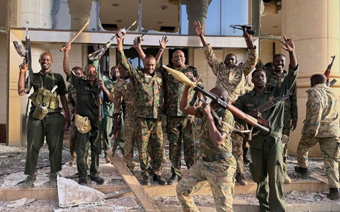 Nach zwei Jahren Bürgerkrieg hat das Militär die Hauptstadt Khartum zurückerobert. - Foto: -/SAF/AP/dpa