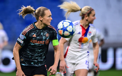 Lindsey Heaps (r.) von Olympique Lyon gegen Magdalena Eriksson von den Bayern. - Foto: Olivier Chassignole/AFP/dpa Lindsey Heaps (r.) von Olympique Lyon gegen Magdalena Eriksson von den Bayern. - Foto: Olivier Chassignole/AFP/dpa