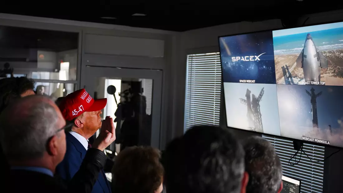 Musk ist mittlerweile ein enger Vertrauter Trumps. (Archivbild) - Bild: Brandon Bell/Getty Images North America Pool via AP/dpa