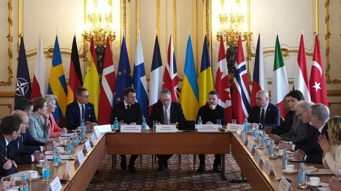 Auf dem Pariser Gipfel geht es um Sicherheitsgarantien für die Ukraine (Archivbild). - Bild: Christophe Ena/Pool AP/dpa