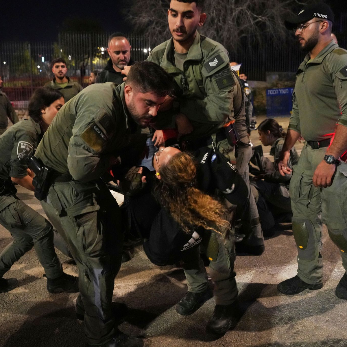 Auch in Israel wird demonstriert - gegen die rechts-religiöse Regierung von Netanjahu.  - Foto: Ohad Zwigenberg/AP/dpa