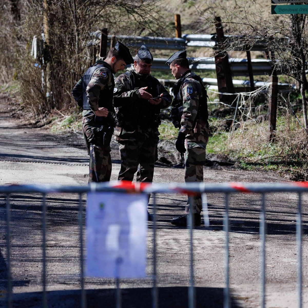 Einsatzkräfte suchten mit einem Großaufgebot nach dem verschwundenen Jungen. (Archivbild) - Foto: Clement Mahoudeau/AFP/dpa
