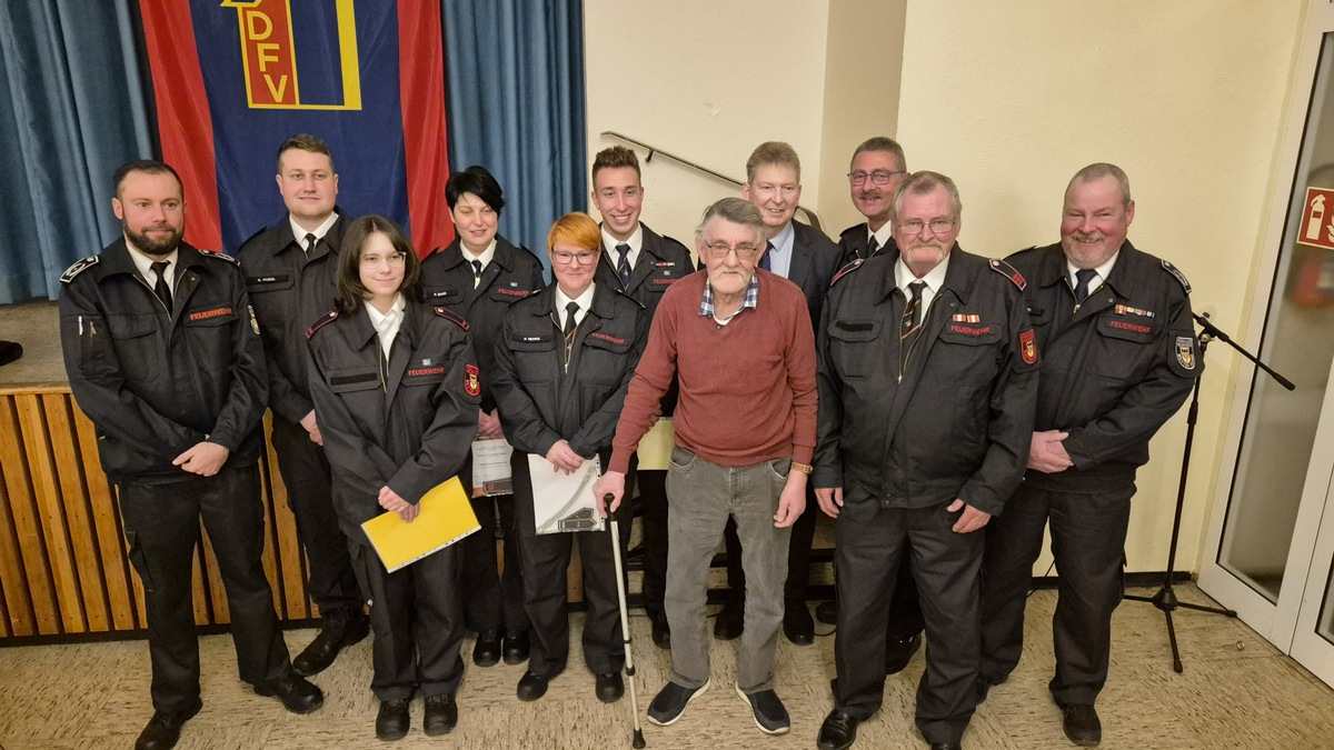 FW-EN: Jahresdienstbesprechung 2025 der Freiwilligen Feuerwehr Wetter (Ruhr) - Foto: presseportal.de