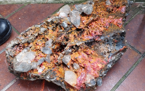 POL-LB: Leonberg: als giftig eingestufte Minerale in Waldstück gefunden - Foto: presseportal.de