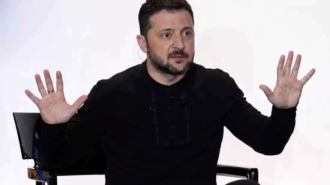 Der ukrainische Präsident Selenskyj wirft Moskau vor, trotz einer anderslautenden Abmachung weiter ukrainische Energieanlagen zu beschießen. - Bild: Aurelien Morissard/AP/dpa