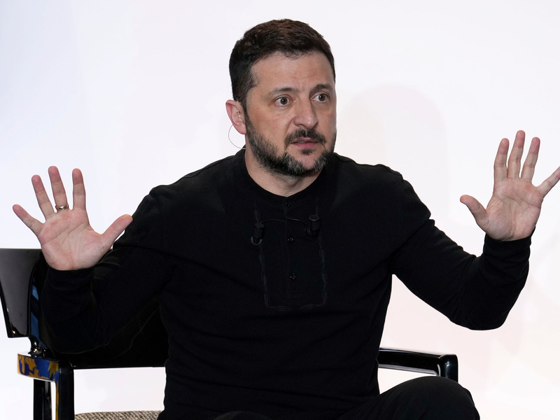 Der ukrainische Präsident Selenskyj wirft Moskau vor, trotz einer anderslautenden Abmachung weiter ukrainische Energieanlagen zu beschießen. - Foto: Aurelien Morissard/AP/dpa