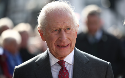 Der britische König Charles III. musste wegen Nebenwirkungen seiner Krebstherapie vorübergehend ins Krankenhaus. (Archivbild) - Foto: Henry Nicholls/PA Wire/dpa Der britische König Charles III. musste wegen Nebenwirkungen seiner Krebstherapie vorübergehend ins Krankenhaus. (Archivbild) - Foto: Henry Nicholls/PA Wire/dpa