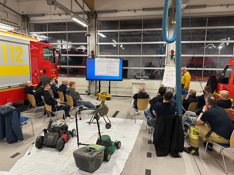 FW-OLL: Feuerwehr Wildeshausen übt technische Rettung bei Maschinen- und Arbeitsunfällen - Foto: presseportal.de