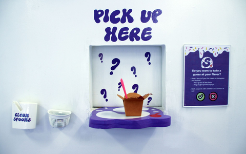 Ein New Yorker Eisladen nimmt Kunden und Kundinnen die Entscheidung ab. - Foto: Christina Horsten/dpa