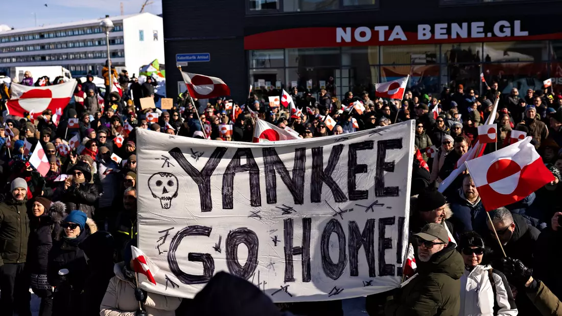 Demonstranten in Nuuk haben eine klare Meinung zur US-Begierde. (Archivbild) - Bild: Christian Klindt Soelbeck/Ritzau Scanpix Foto/AP/dpa