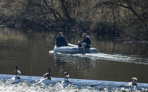 Wochenlang hatten zahlreiche Einsatzkräfte in Weilburg und Umgebung nach dem vermissten sechsjährigen Jungen gesucht. (Archivbild) - Foto: Boris Roessler/dpa