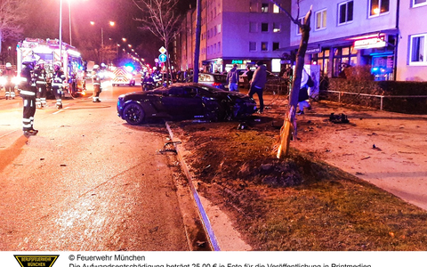 FW-M: Zwei Verletzte nach Verkehrsunfall (Milbertshofen) - Foto: presseportal.de