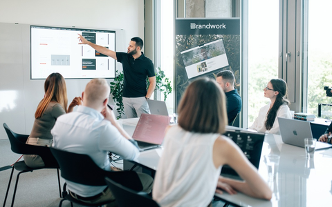 Die digitale Lücke im Mittelstand: Artur Gilbert von der Brandwork Branding & Marketing GmbH verrät, warum 2025 über Erfolg oder Stagnation entscheidet - Foto: presseportal.de