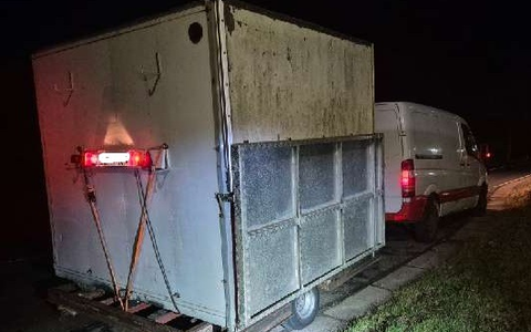 POL-WL: Polizei zieht selbstgebauten Anhänger aus dem Verkehr ++ Buchholz - Diebe stehlen Geldbörse ++ A7/ Seevetal - Betrunken auf der Autobahn unterwegs - Foto: presseportal.de