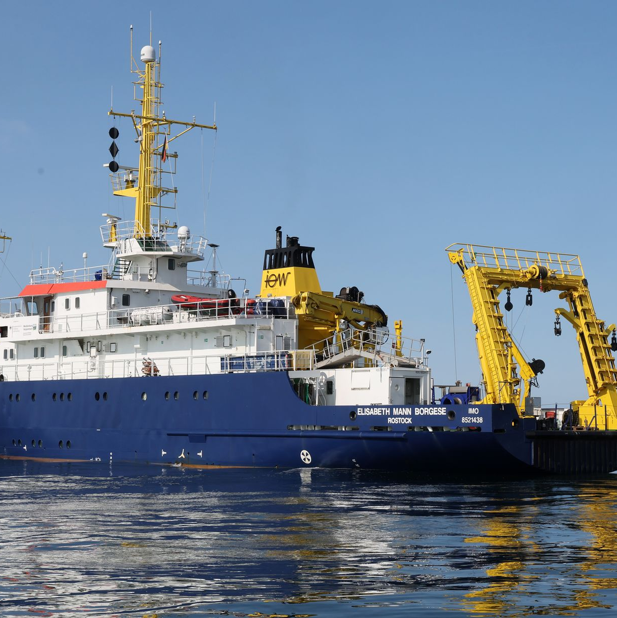 Vom Forschungsschiff «Elisabeth Mann Borgese» aus haben Forscher Sedimentproben mit der Kieselalge vom Grund der Ostsee geholt. (Archivbild) - Foto: Bernd Wüstneck/dpa
